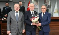 IYAŞ’TAN BELEDİYE MECLİSİNE TAZE GÜL SÜRPRİZİ