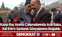 Kayıp baş arama çalışmalarında acılı baba, Vali Erin'e sarılarak gözyaşlarına boğuldu