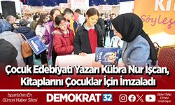 Çocuk edebiyatı yazarı Kübra Nur İşcan, kitaplarını çocuklar için imzaladı