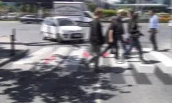 Otomobil, Karşıdan Karşıya Geçmeye Çalışan Yayaya Çarptı