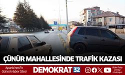 Çünür Kavşağında Kaza: Araç Kaldırıma Çıktı