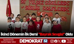 İkinci Dönemin İlk Dersi “Bayrak Sevgisi” Oldu