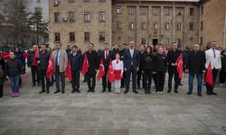 Isparta'da Okullarımızdan Bayrağa Sevgi Yürüyüşü
