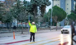 Isparta’da Okul Önlerinde Güvenlik Alarmı