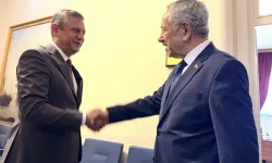 CHP lideri Özgür Özel, eski TBMM Başkanı Arınç'ı ziyaret etti