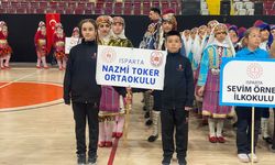 Nazmi Toker Ortaokulu Halk Oyunlarında Birinci Oldu