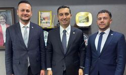 Akburak’tan Tekeli’ye Destek: “Bu Muameleyi Hak Etmedi”