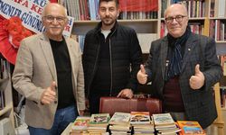 ATATÜRK KÜTÜPHANESİNE KİTAP BAĞIŞLARI SÜRÜYOR