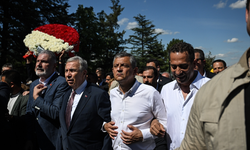 Özel Ekibiyle O Partiye Geçiyor