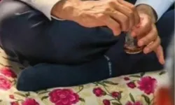Bakın Çorabında Ne Yazıyor