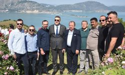 Başkan Özer, Gül Festivalinde Eğirdir’in Güzelliklerini Dünyaya Tanıttı