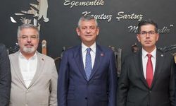 Isparta'da CHP'den Ayrılık: Özgür Özel'in Yeni Partisine Geçişler