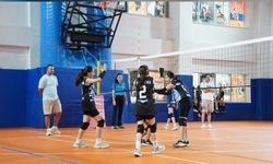 Isparta Midi Voleybol Müsabakaları Başladı: Gençler Filede Mücadele