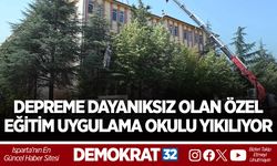 DEPREME DAYANIKSIZ OLAN ÖZEL EĞİTİM UYGULAMA OKULU YIKILIYOR