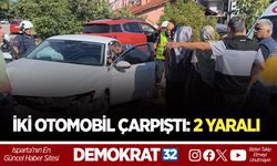 İKİ OTOMOBİL ÇARPIŞTI: 2 YARALI