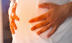 Karın Bölgesindeki Şişliklere Dikkat: Fıtıkta Erken Müdahale Önem Taşıyor