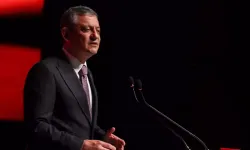 siyasete veda resti