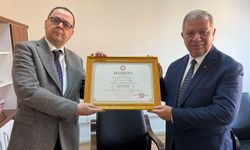 Başkan Çelik Mazbatasını Aldı