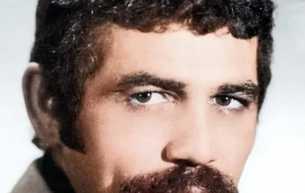 Hayat çok acımasız: Bastonla yürürken görüntülenen usta oyuncunun hali yürek burktu