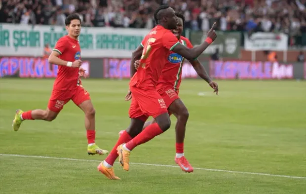 Amedspor tarihinde ilk kez Süper Lig'e yükseldi