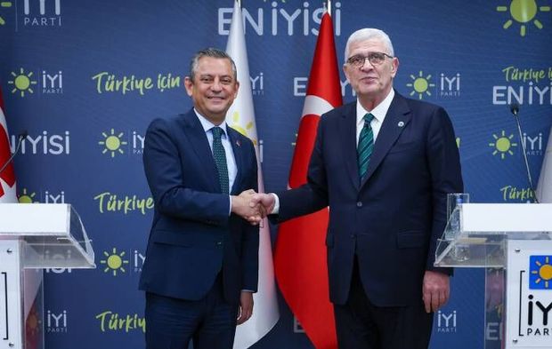 İYİ Parti’den YENİ Parti’ye Tarihi Destek Bakın Ne Yaptı