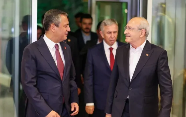 Özgür Özel'e soğuk duş! Mansur Yavaş da partisini seçti