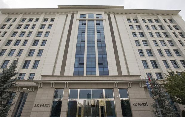 Siyasette büyük 'transfer' Büyükşehir başkanı ve  12 vekil AK Parti'ye katılacak  iddası
