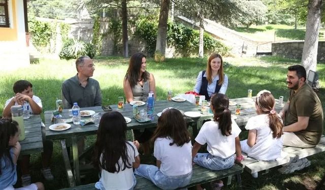 SDÜ TÖMER’de İngilizce Kursunu Tamamlayan Öğrenciler Sertifikalarını Aldı