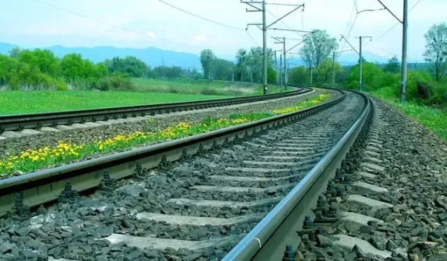 Demir Yolları Yenilenebilir Enerjiye Geçiyor