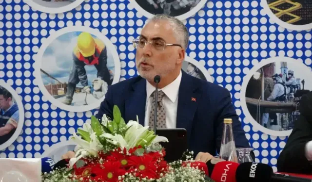 Bakan Işıkhan: "Birileri parti binalarında koltuk kavgası yaparken biz Türkiye'yi adım adım dolaşıyoruz"