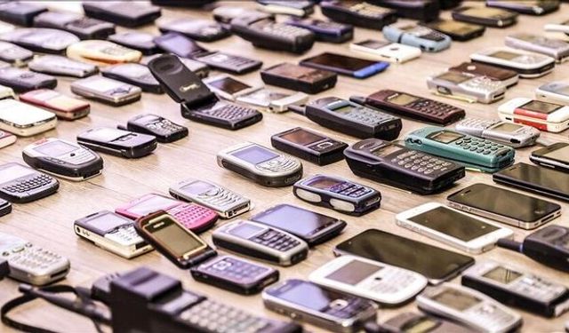 Hurdası Bile Para Ediyor: Tuşlu Telefonların Satışı Patladı