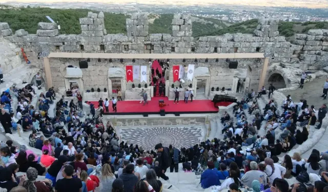 Kibyra Antik Kenti'nde Anjelika Akbar'ın piyano resitali