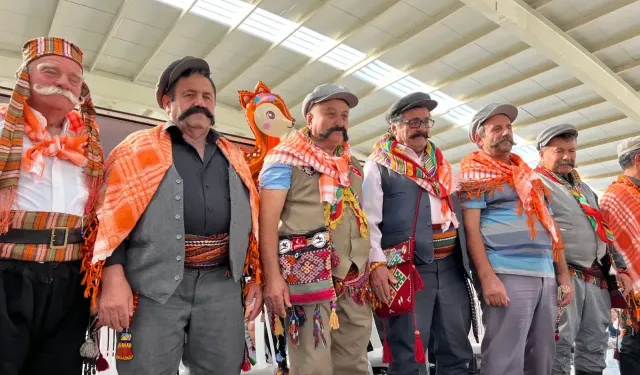 Pala bıyıklar yarıştı