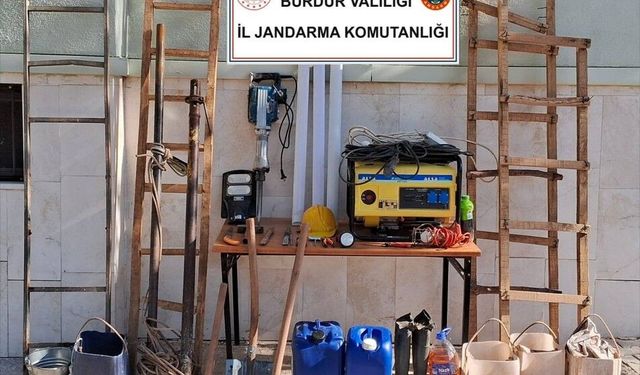 Burdur’da kaçakçılık operasyonu: 12 gözaltı
