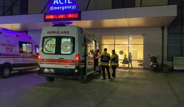 Burdur'da jandarma aracı ile otomobil çarpıştı: 2'si jandarma personeli 5 kişi yaralandı