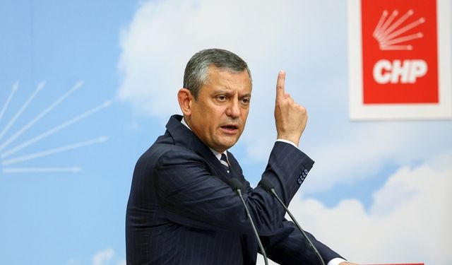 Özgür Özel’in İmralı Kararına Tepki Gösteren CHP’liler