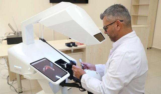 SDÜ Diş Hekimliği Fakültesi’nde “Sanal Gerçeklik Laboratuvarı” Açıldı