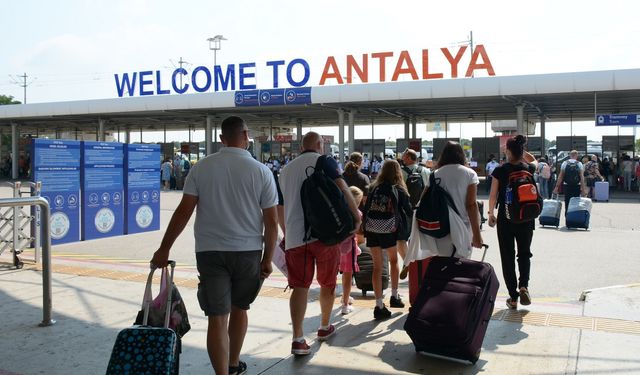 Antalya’ya Ekim ayında en çok turist Almanya’dan geldi