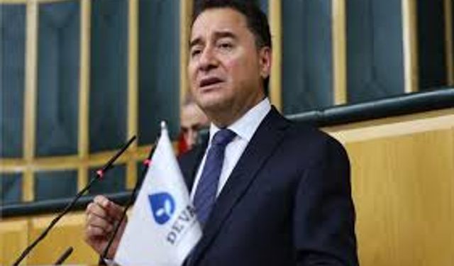 Ali Babacan AK Parti'ye geçiyor mu? Canlı yayında flaş iddia