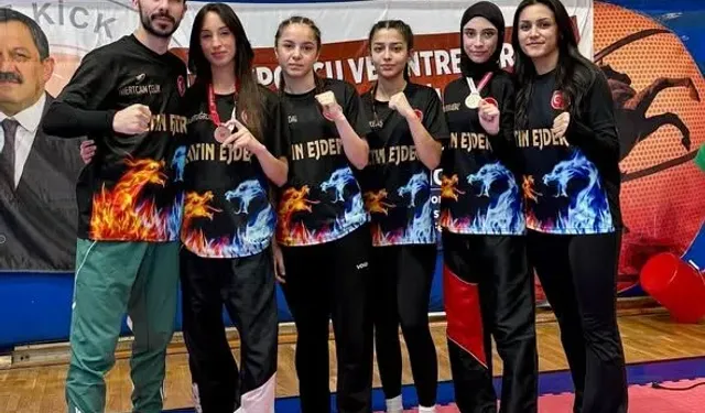 Isparta’nın Yıldız Kick Boksçuları Bolu’dan Madalyayla Döndü