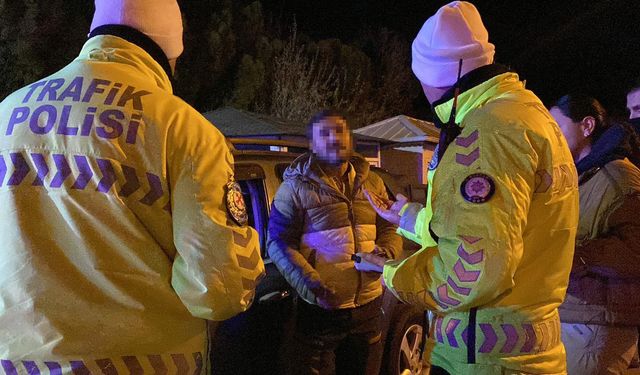 Ehliyetini yenilemediği için ceza yiyen sürücüden 'krom' savunması