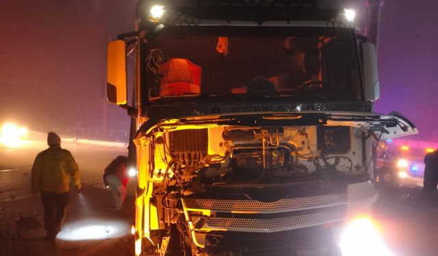 Tır ile çarpışan TOFAŞ hurdaya döndü