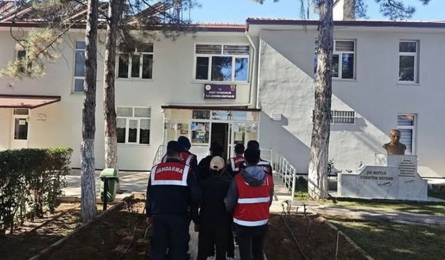 Isparta'da düzensiz göç ve göçmen kaçakçılığına yönelik kontrollerde 5 yabancı uyruklu şahıs yakalandı