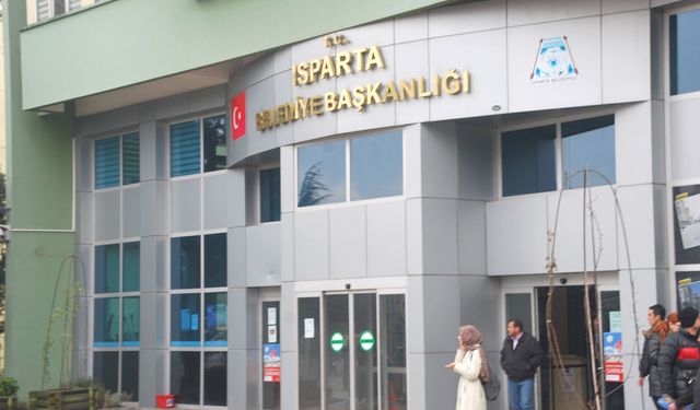 Isparta Belediyesi ile ilgili hukuka  aykırı paylaşımlar yapmıştı! Tutuklandı
