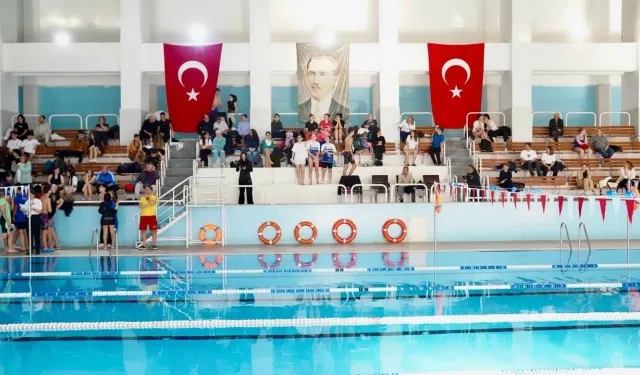 Isparta’da Okul Sporları Yüzme Gençler İl Birinciliği Müsabakaları Başladı