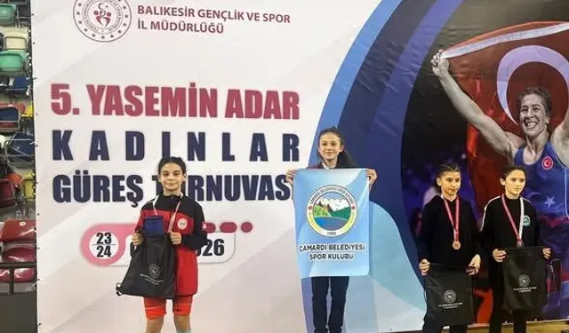 Ispartalı Kız Güreşçiler Minderde Fırtına Gibi Esti