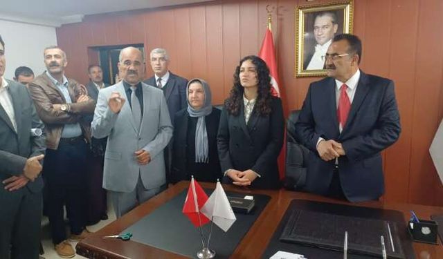 DEM Partili eşbaşkanlar evlerine yapılan baskınla gözaltına alındı!