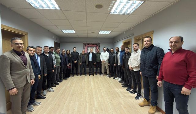 Fikir Isparta sektör toplantısında: mobilya ve elektrikli materyaller ticareti sorunları konuşuldu.