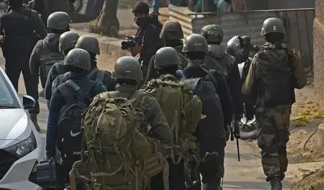 Hindistan-Pakistan Sınırında Silahlar Konuştu