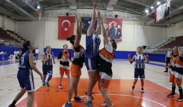 U14 KIZLAR BASKETBOL BÖLGE ŞAMPİYONASI ISPARTA’DA BAŞLADI